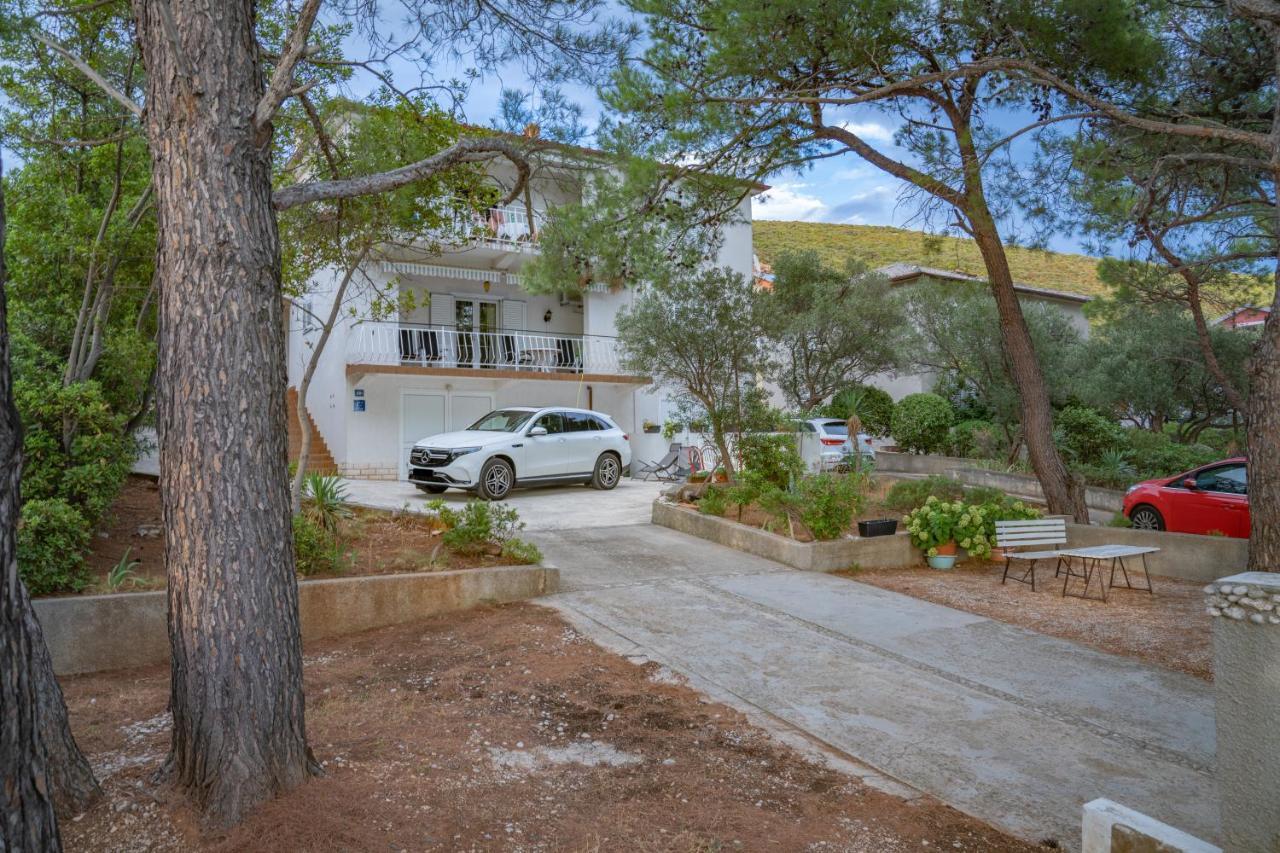 Sidus Maris, Spacious Seaside Apartment With Free Parking Martinscica  Exterior photo