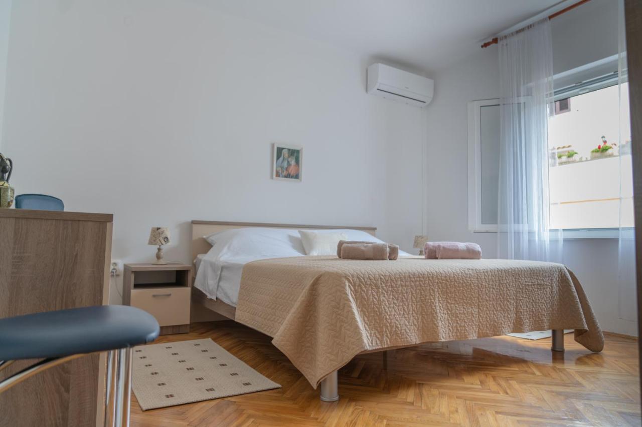 Sidus Maris, Spacious Seaside Apartment With Free Parking Martinscica  Exterior photo